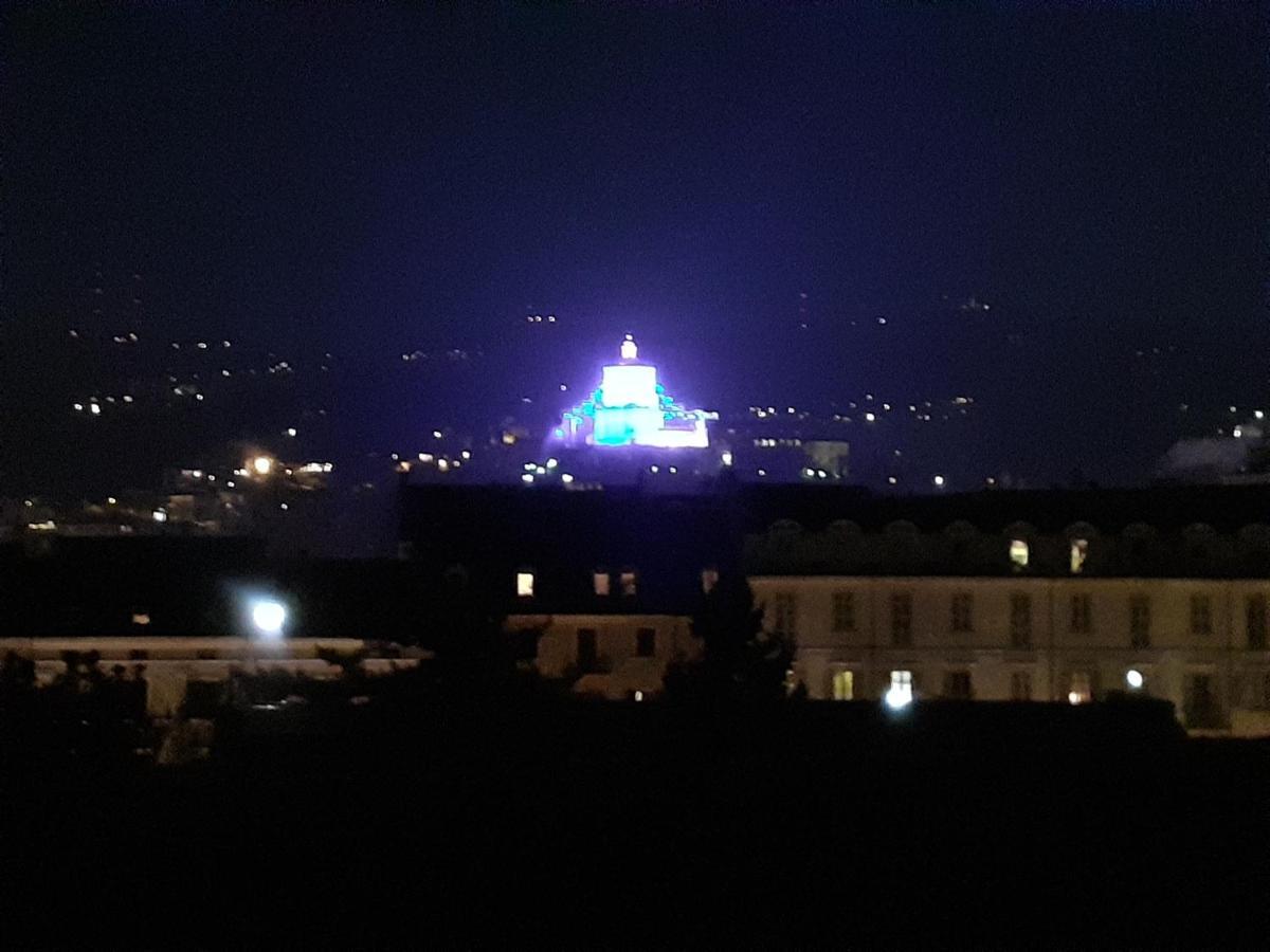 Alloggio Torino InQuadro Esterno foto